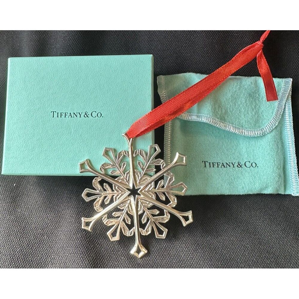 Tiffany & Co. 2001 Sterling Silver Snowflake Christmas Ornament With Box, Pouch
